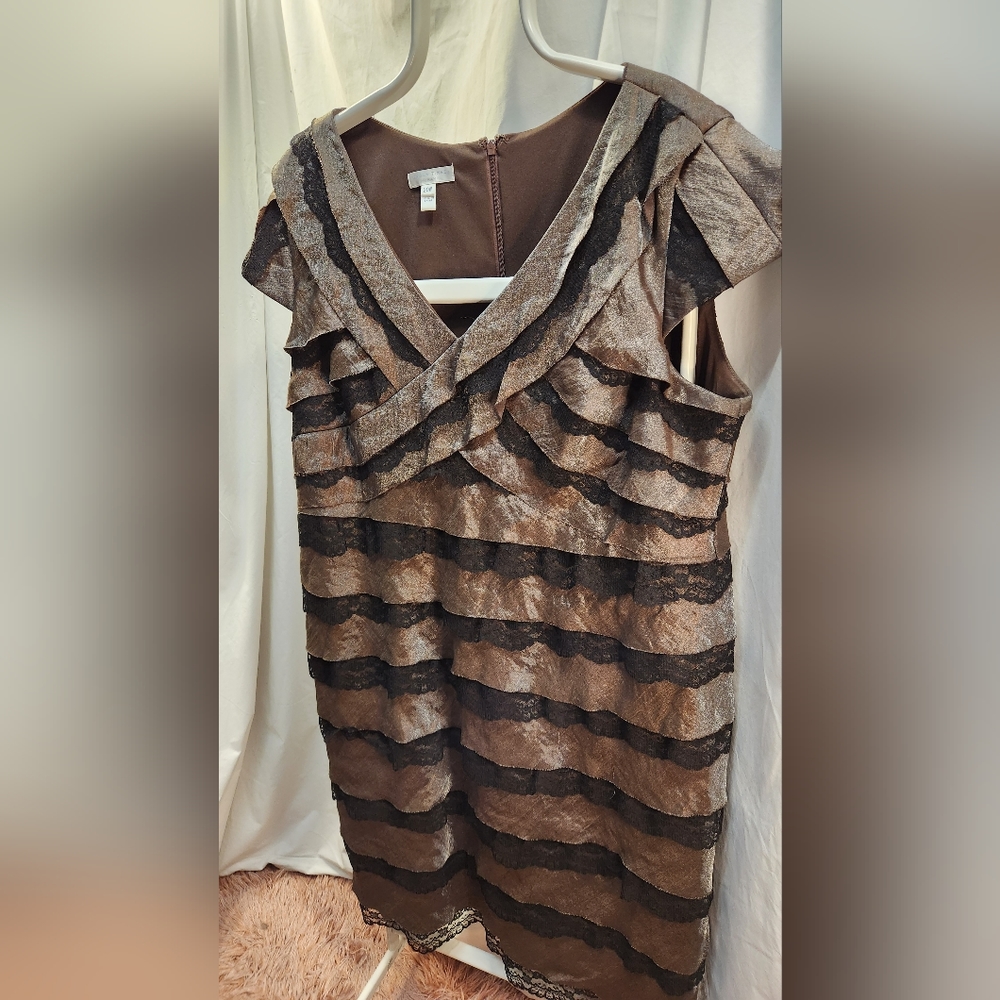 LONDON TIMES WOMAN DRESS